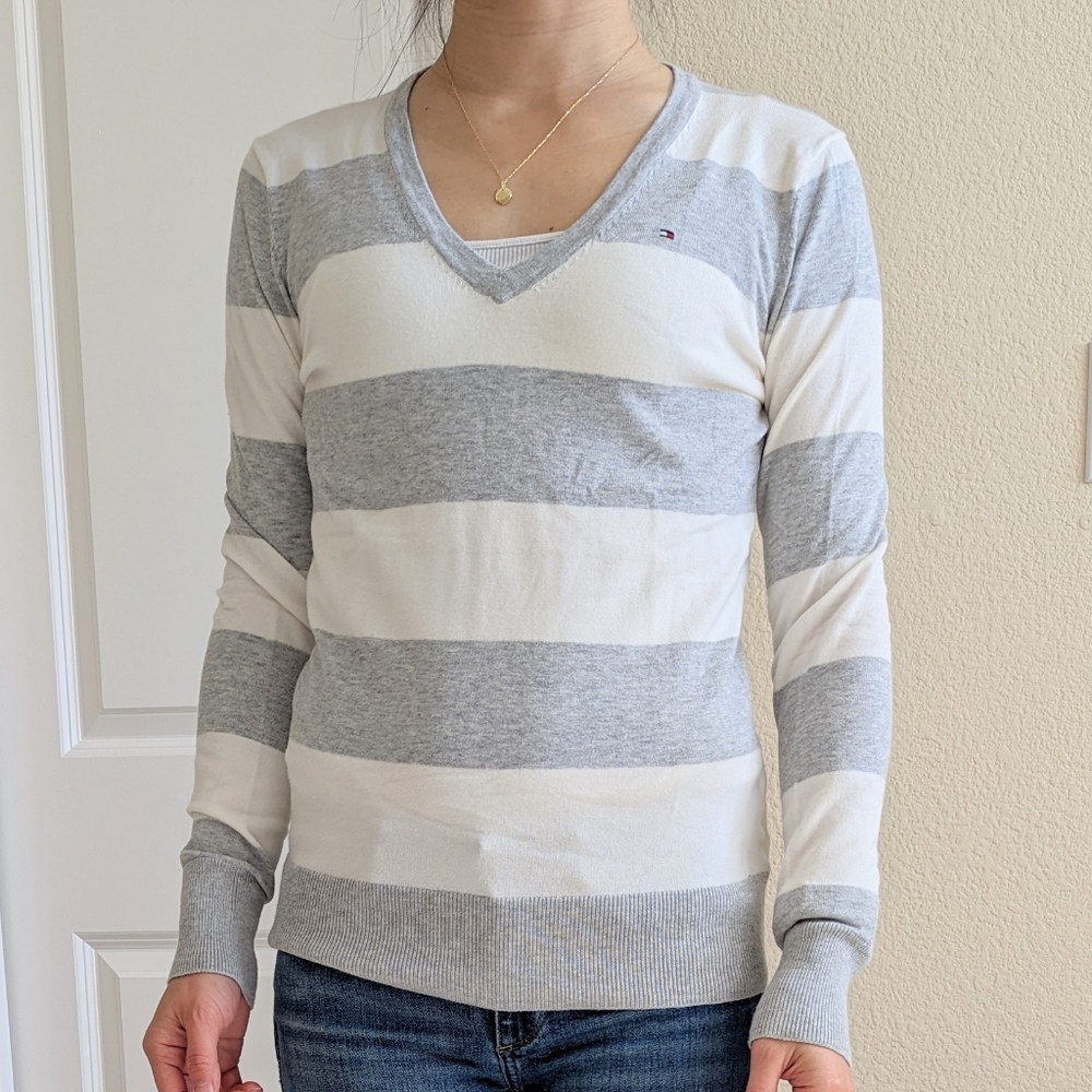 Tommy Hilfiger white grey striped v neck pullover sweater